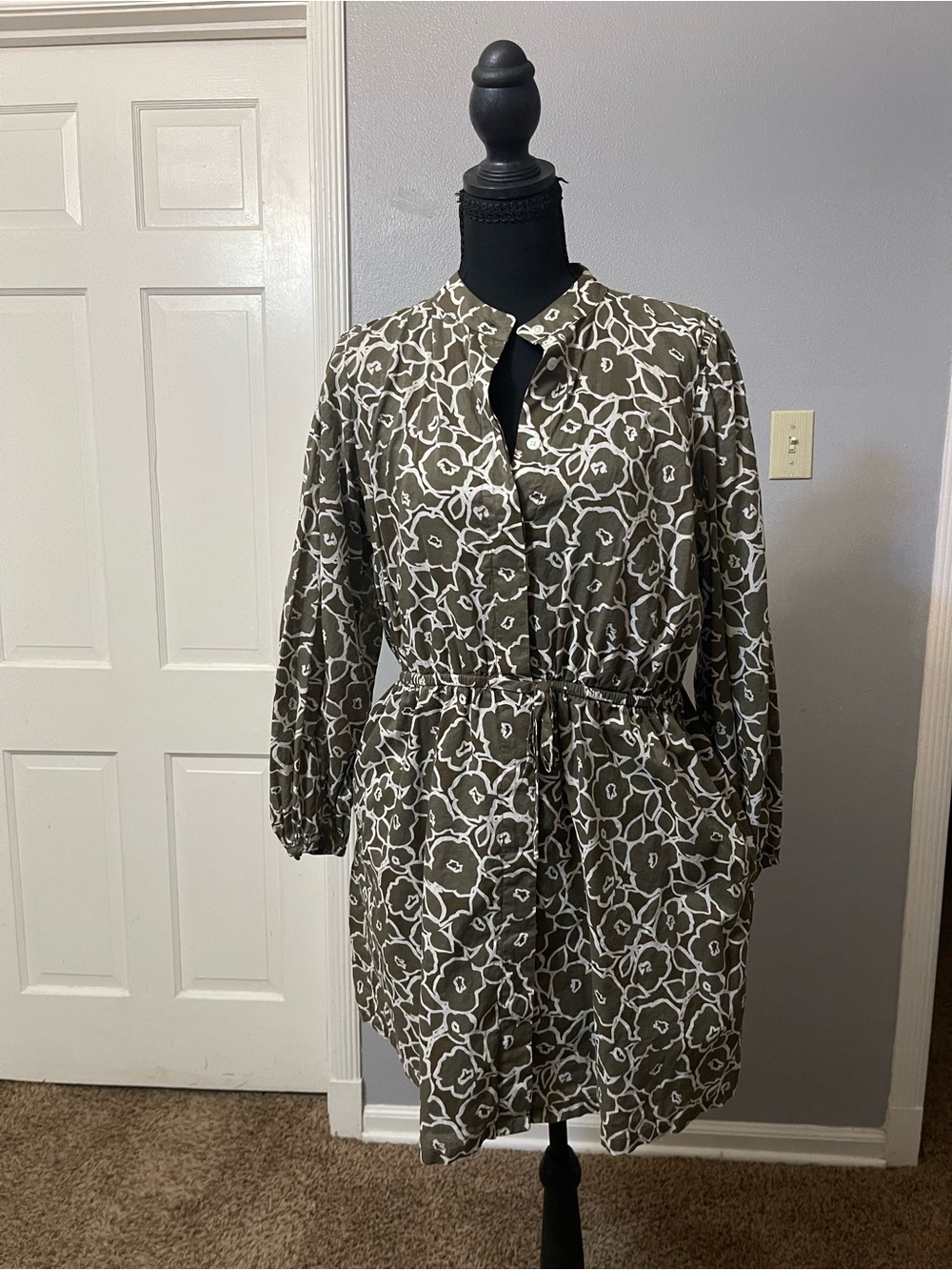 Banana Republic Olive & White Floral Long Sleeve Shirt Dress